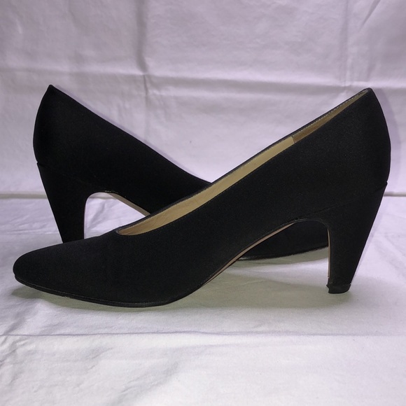 Evan-Picone “Grace,” Black Arianna Silk Pumps/Heels, W7.5M, w/3” heel - Picture 6 of 15
